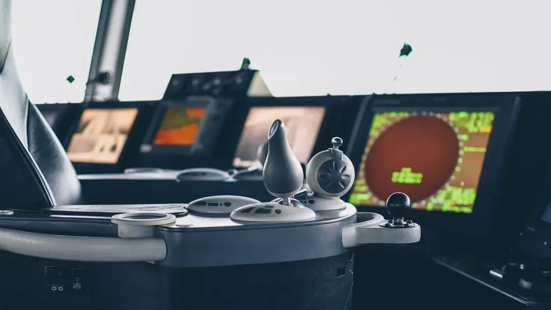 Närbild på plotterns navigeringsskärm
