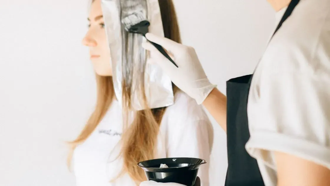 Närbild på färgad hårmasks konsistens