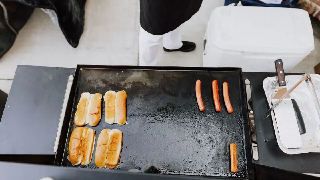 Närbild på mat på grillmatta