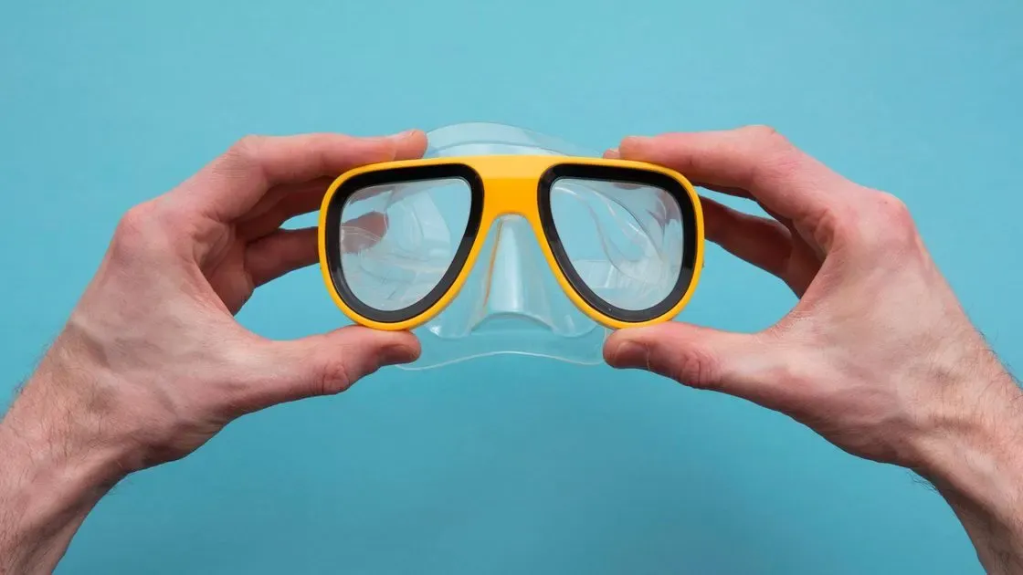 Snorkelmask i närbild